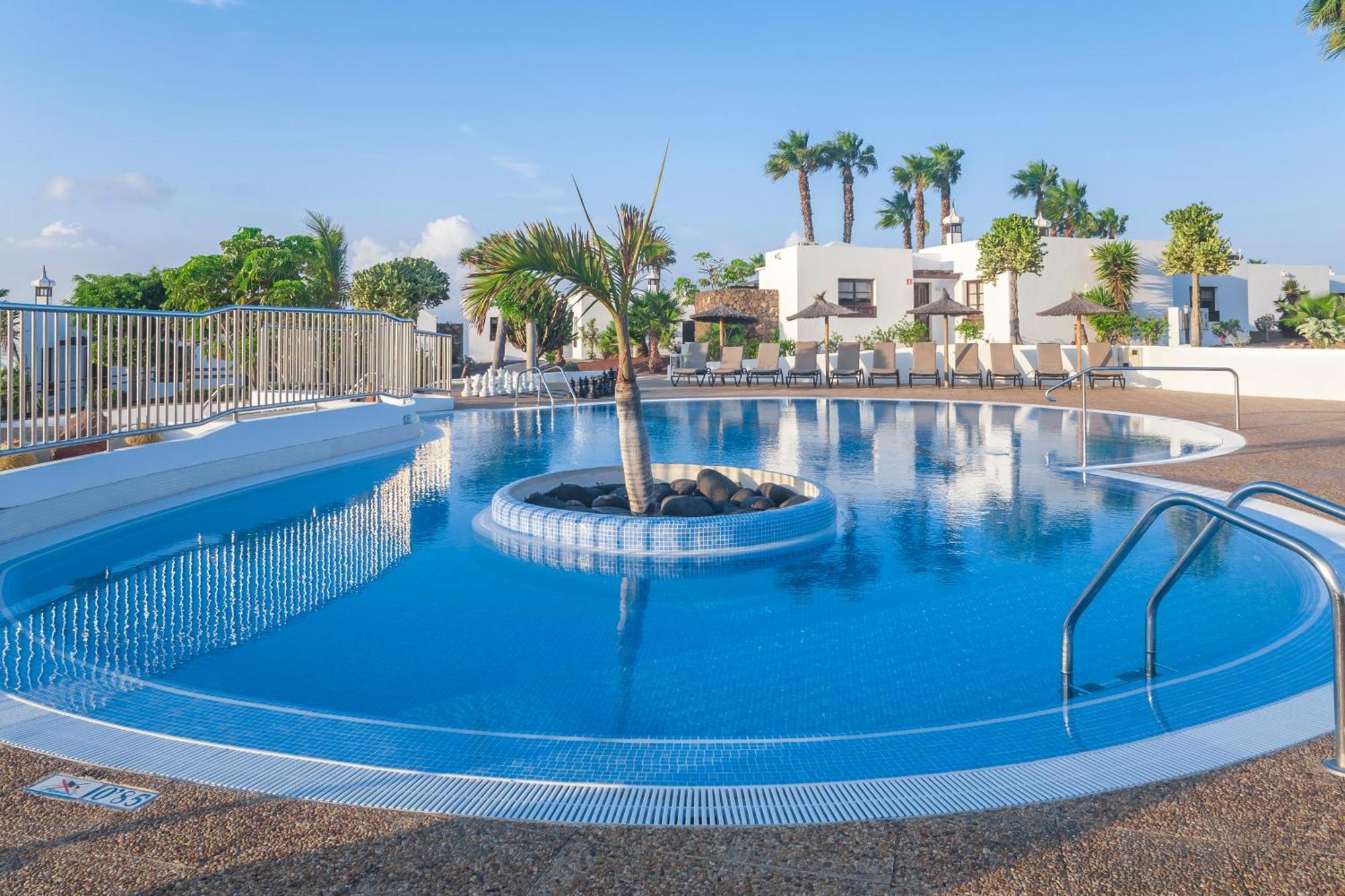אפרטהוטל פלאיה בלנקה Jardines Del Sol מראה חיצוני תמונה