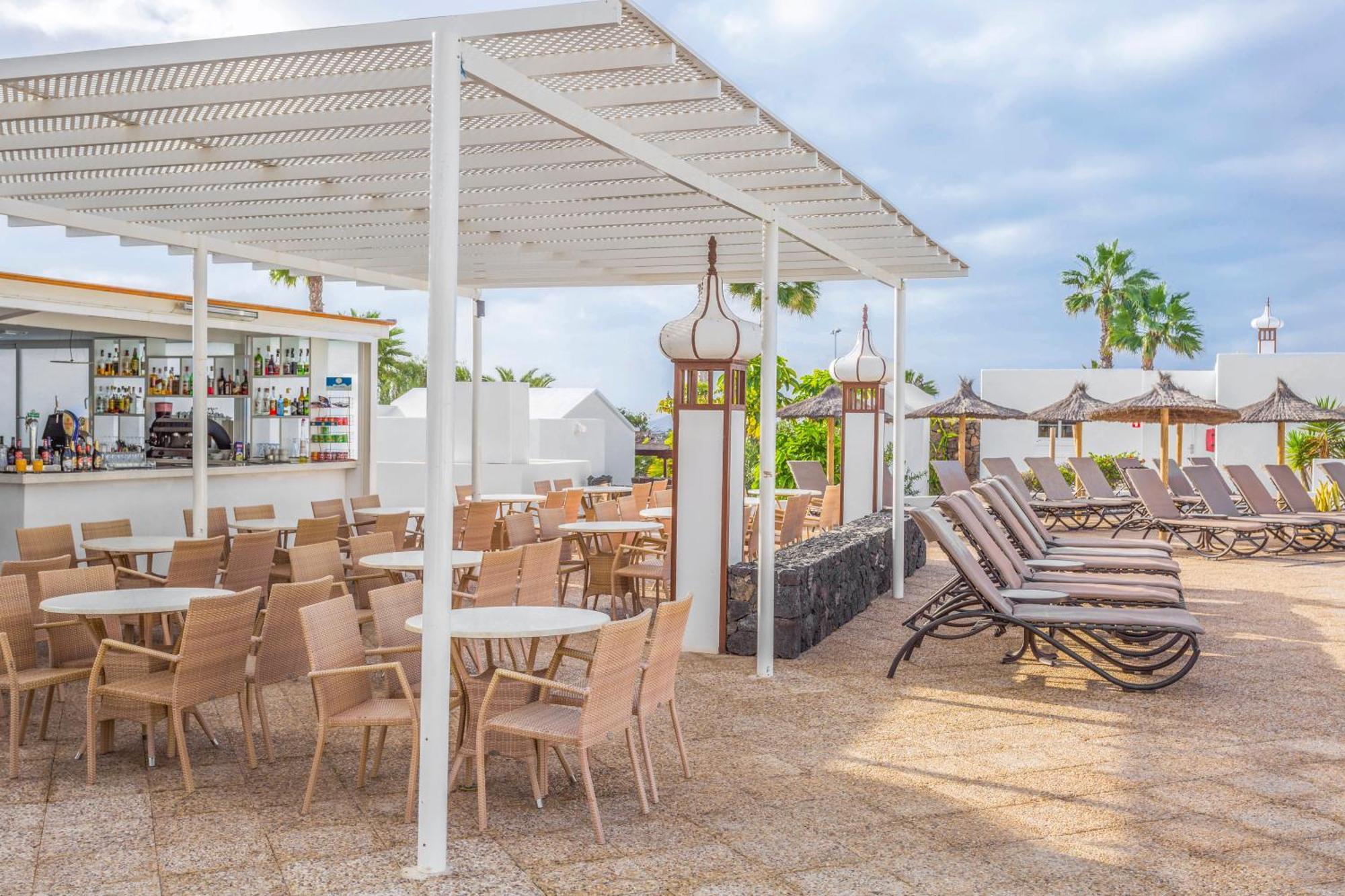 אפרטהוטל פלאיה בלנקה Jardines Del Sol מראה חיצוני תמונה
