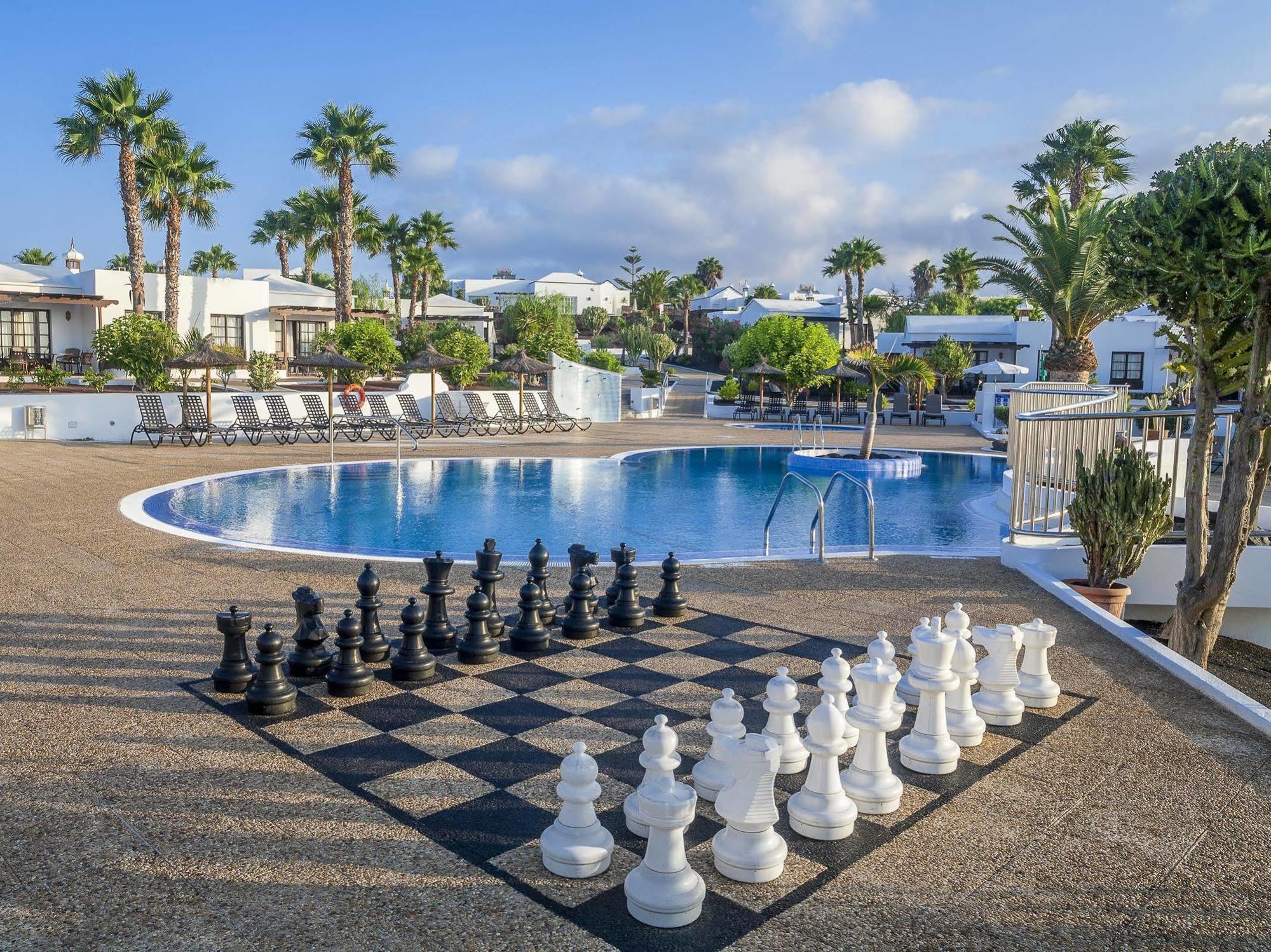 אפרטהוטל פלאיה בלנקה Jardines Del Sol מראה חיצוני תמונה